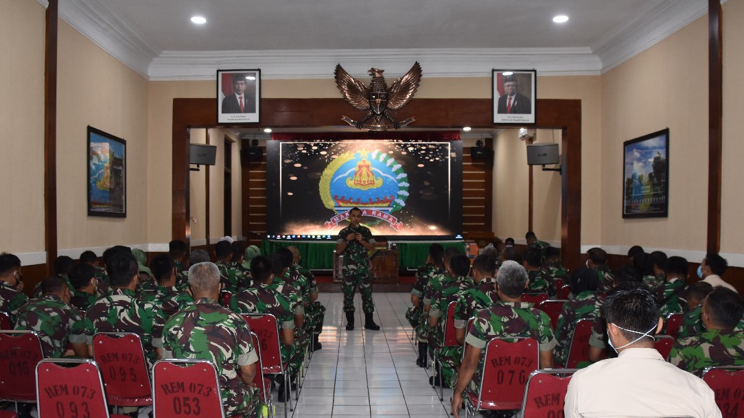 PENYULUHAN HUKUM BAGI PRAJURIT, PNS DAN PERSIT KOREM 073/MAKUTARAMA TAHUN 2022